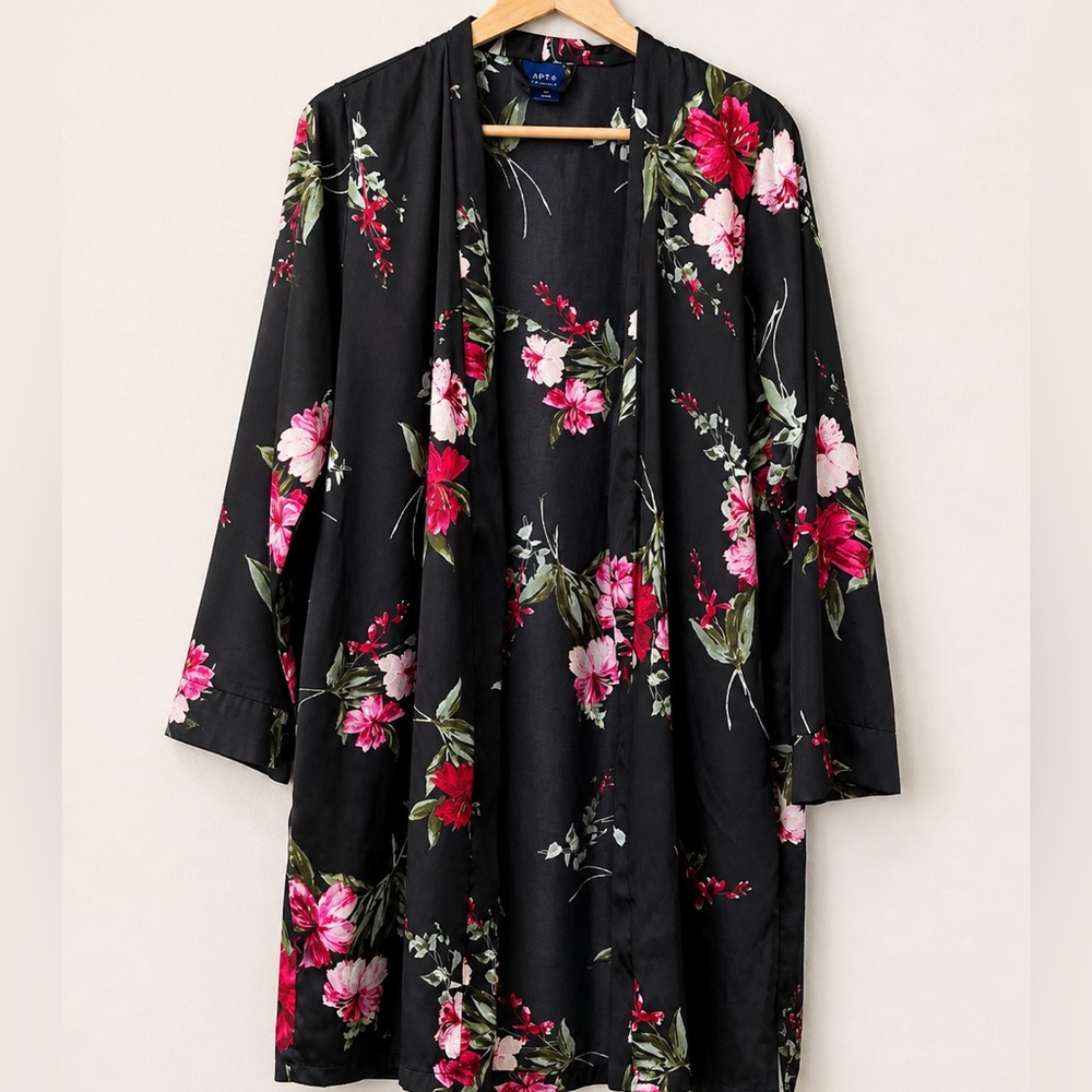 Apt. 9 Robe —Medium - Picture 2 of 4